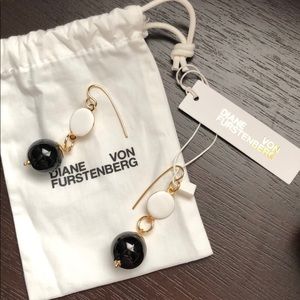 BALL EARRINGS BLACK DVF
